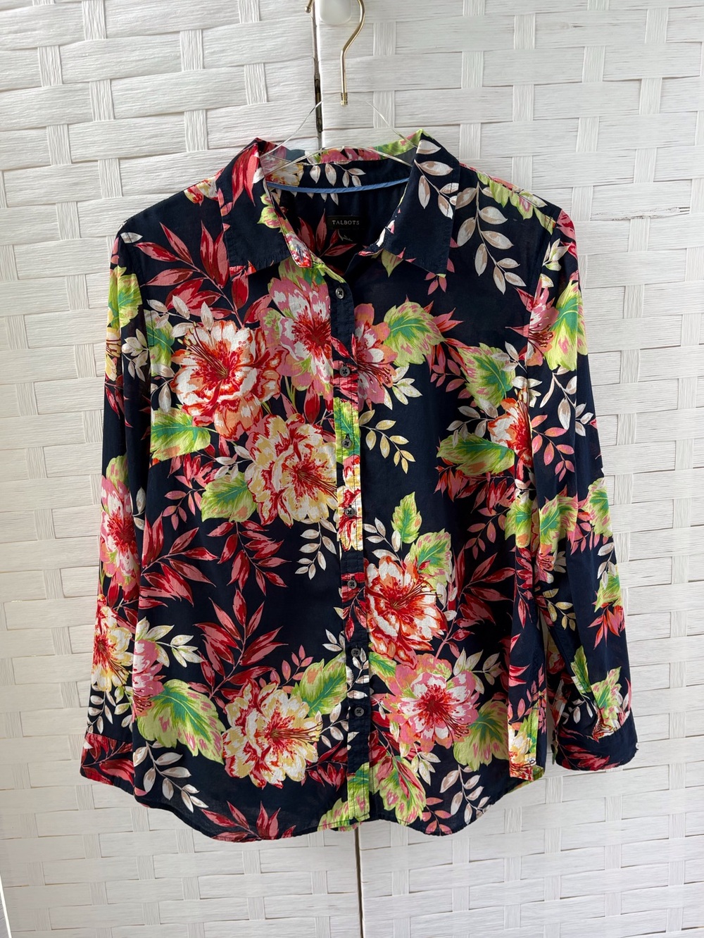 Talbots‎ Large Cotton Long Sleeve Floral Button Up Lightweight Navy Background